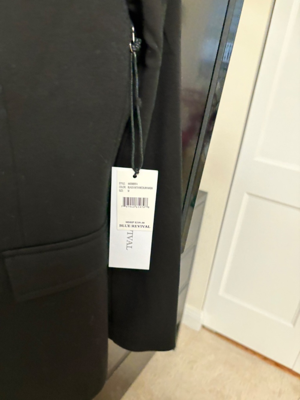 Blazer - Picture 3 of 3